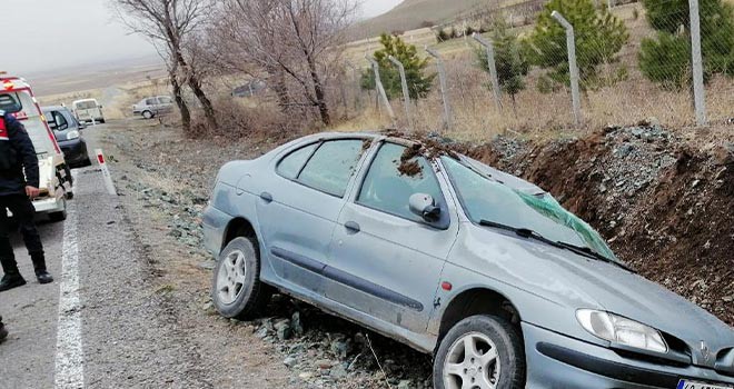 Takla atan otomobilde 2'si çocuk 4 kişi yaralandı