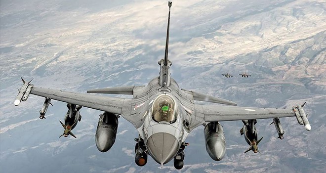 F-16'lar Suriye'de uçtu