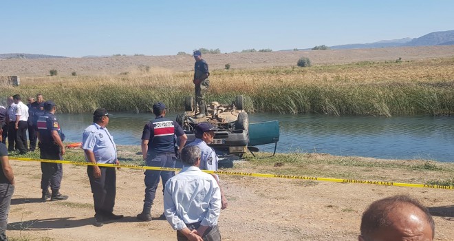 Sulama kanalına düşen otomobilin sürücüsü hayatını kaybetti