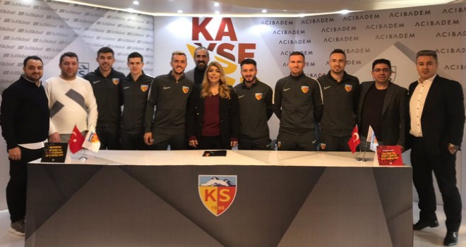 Kayserispor'dan imza şov