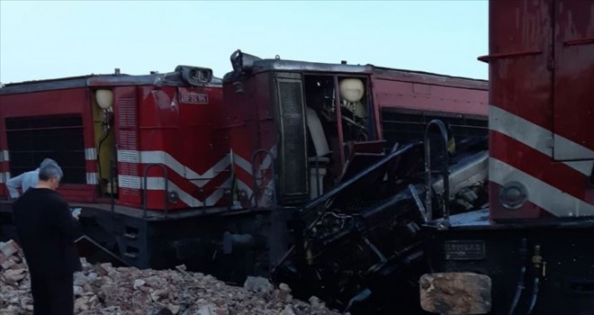 Malatya'da iki yük treni çarpıştı