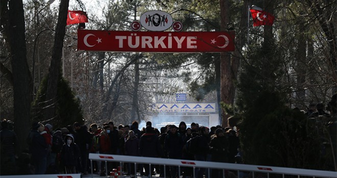 Yunanistan, sınırlarını yeniden açıyor