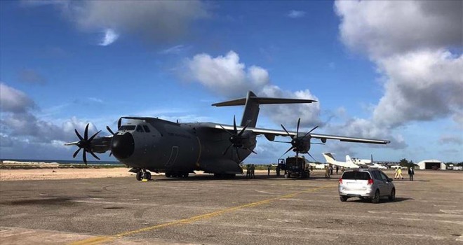 Türkiye'nin tıbbi yardım malzemeleri Somali'ye ulaştı