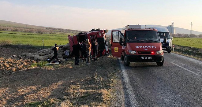 Konya'da patates yüklü tır devrildi: 1 yaralı