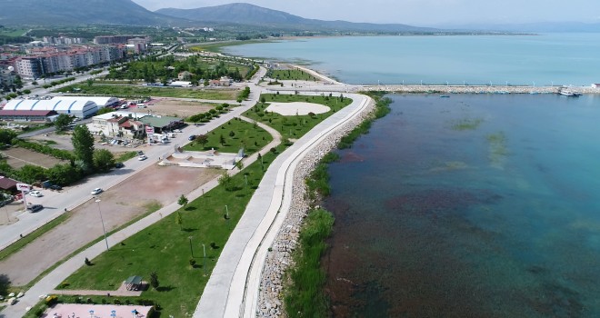 Beyşehir’de sahil bandına bisiklet ve yürüyüş yolu