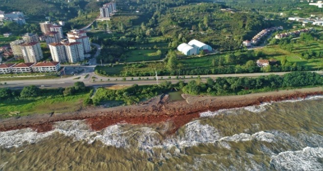 Ordu sahili kızıla büründü