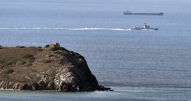 Türk gemisi ile Yunan savaş gemisi çarpıştı