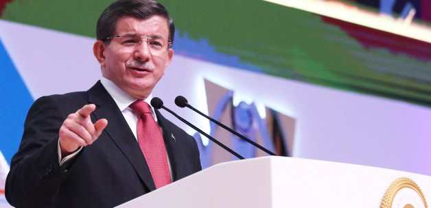 Başbakan Davutoğlu açıklama yapıyor