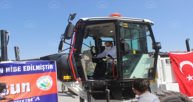 Karapınar Belediyesine iş makinesi hibe edildi