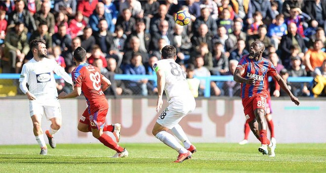 Akhisarspor 3 puanı 3 golle aldı