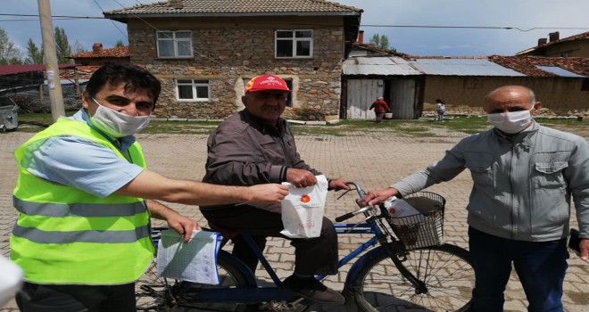 Beyşehir'de kolonya ve maske dağıtımı