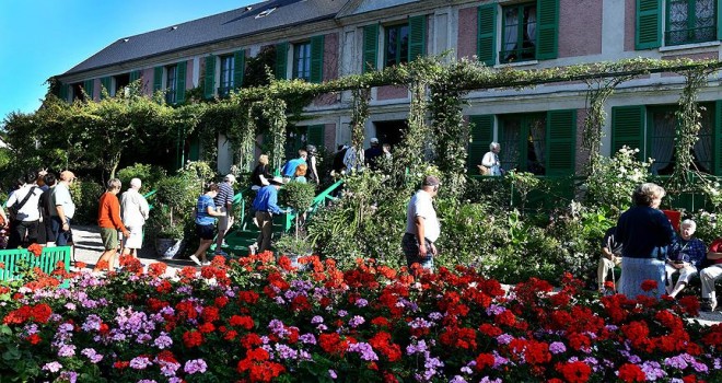 Monet’in bahçesine turist akını