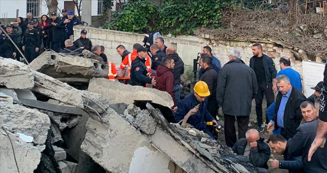 Arnavutluk'ta 6,4 büyüklüğünde deprem: 13 kişi öldü