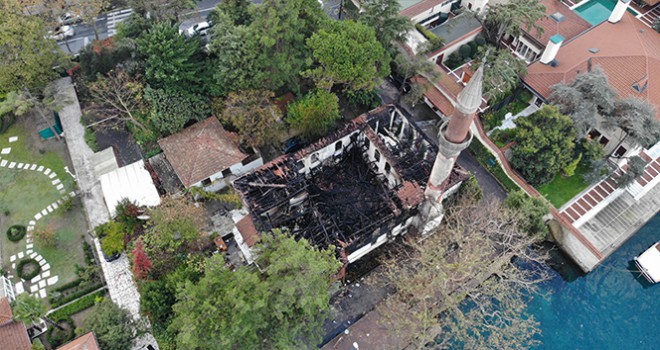 Yanan Vaniköy Camii'nin son hali havadan görüntülendi