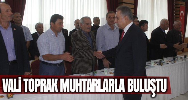 Vali Toprak Karapınar'da muhtarlarla buluştu