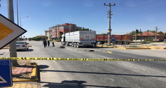 Konya'da tırın çarptığı motosikletteki çocuk öldü