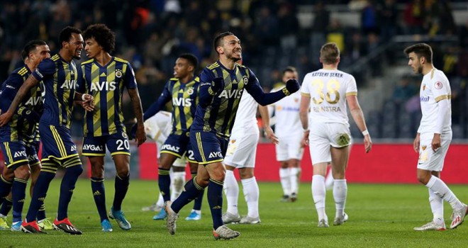 Fenerbahçe çeyrek final biletini iki golle aldı