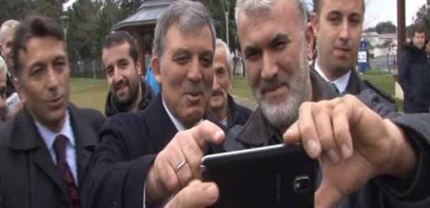 Abdullah Gül’den selfie dersi!