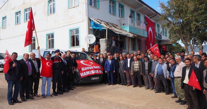 Hamzalar Mahallesi sakinleri Mehmetçiğe kuru üzüm gönderdi