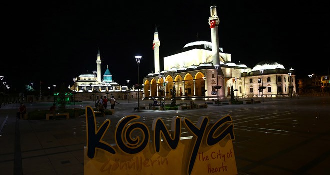 Konya’daki camilerden selalar yükseldi