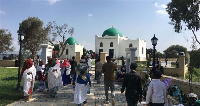 Necaşi Türbesi çatışmalarda hasar gördü