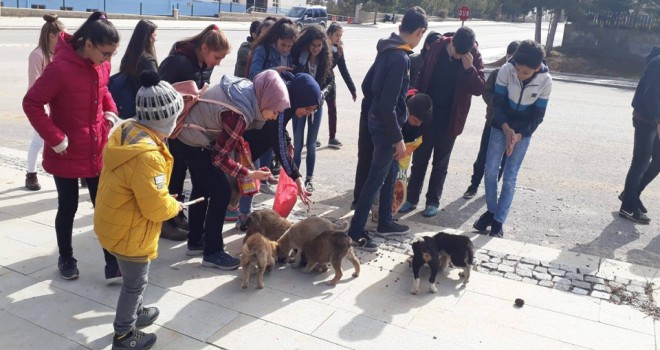 Öğrencilerden örnek davranış