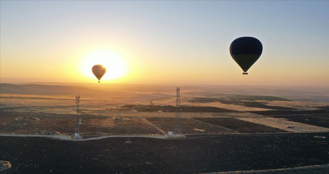 Göbeklitepe'de sıcak hava balonuyla resmi uçuşlar başladı