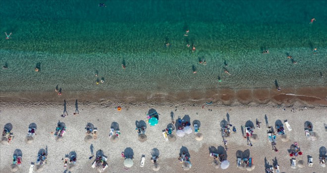 Koronavirüs aşısı turizme 'umut aşıladı'