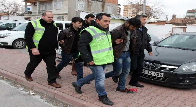 Konya'da Kameraya El Sallayan Suriyeli Hırsızlar Yakalandı