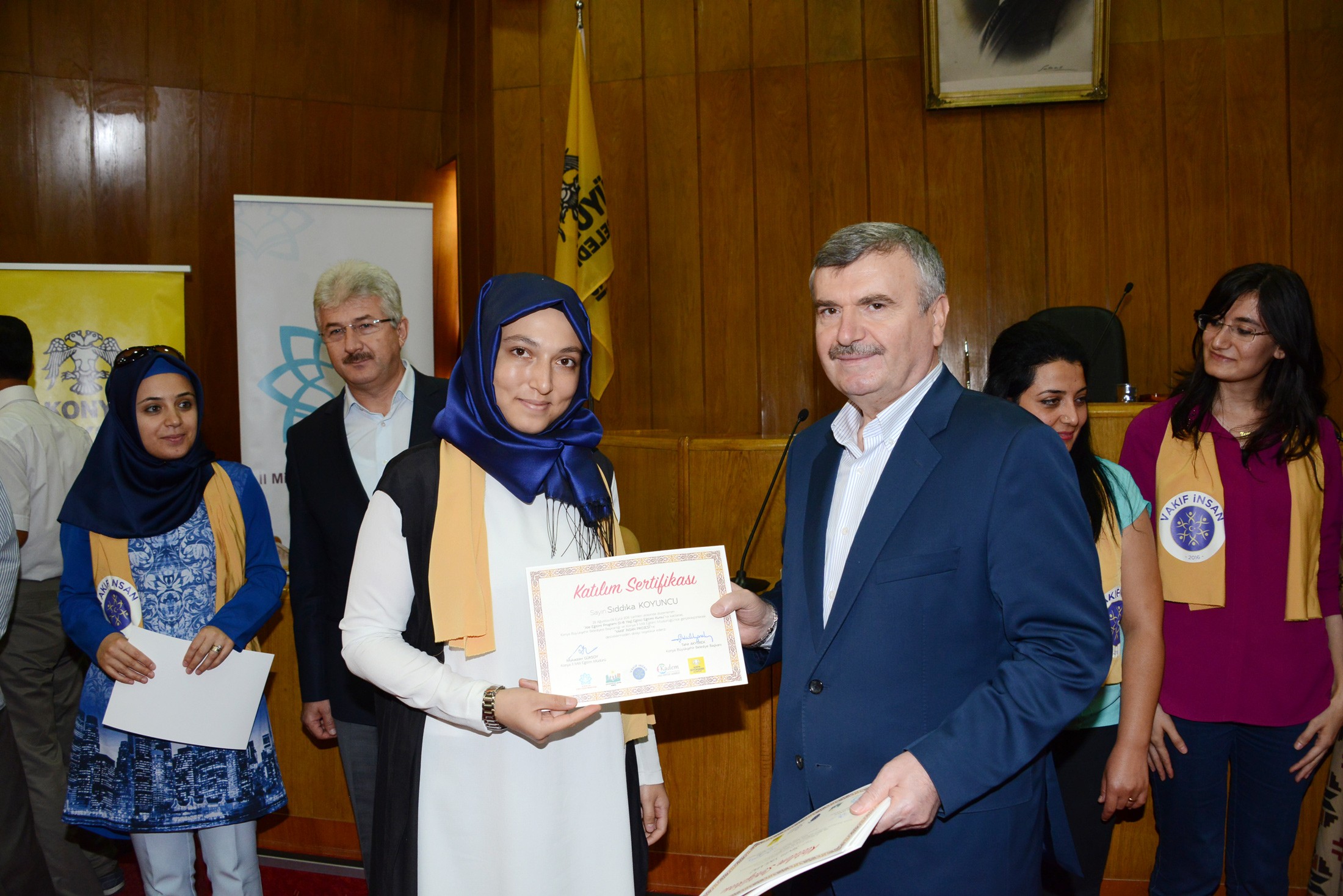 Vakıf İnsan Projesi’nde Eğitimcilere Sertifikaları Verildi