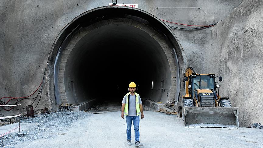 Avrupa'nın en uzunu olacak tünelin 6 kilometresi kazıldı