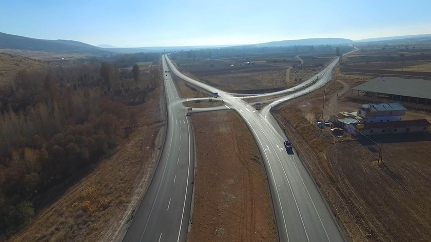 Beyşehir-Konya Karayolu duble yol çalışmaları havadan görüntülendi