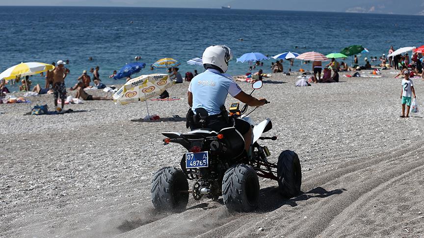 Antalya'daki ünlü sahiller ATV motorlu polislere emanet