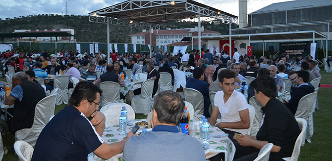 Esnaf ve sanatkarlar iftar yemeğinde buluştu