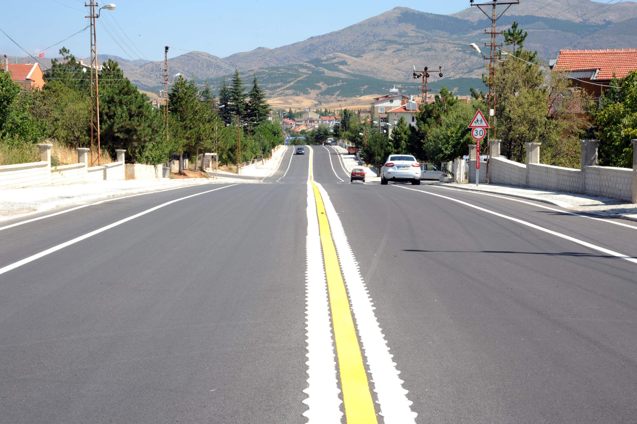 Büyükşehir Hüyük’te yol standartlarını yükseltti