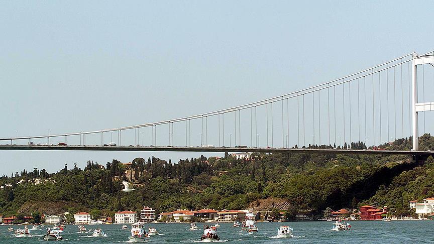 İstanbul Boğazı gemi geçişlerine kapatıldı