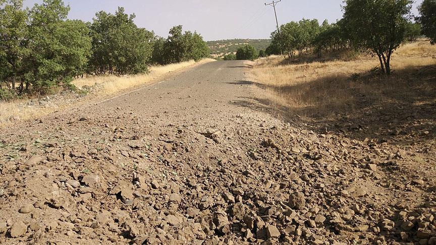 Diyarbakır'da köy yoluna tuzaklanan patlayıcı imha edildi