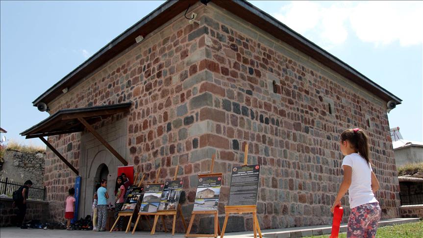 Samanlık yapılan asırlık cami 78 yıl sonra yeniden ibadete açıldı