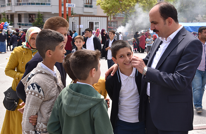 Selçuklu'da eğitimine fiziki destek sürüyor