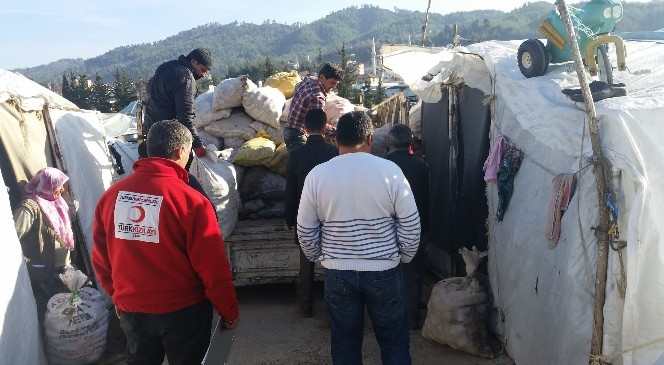 Seydişehir'den Yardım Tırları Türkmenler'e Ulaştırıldı