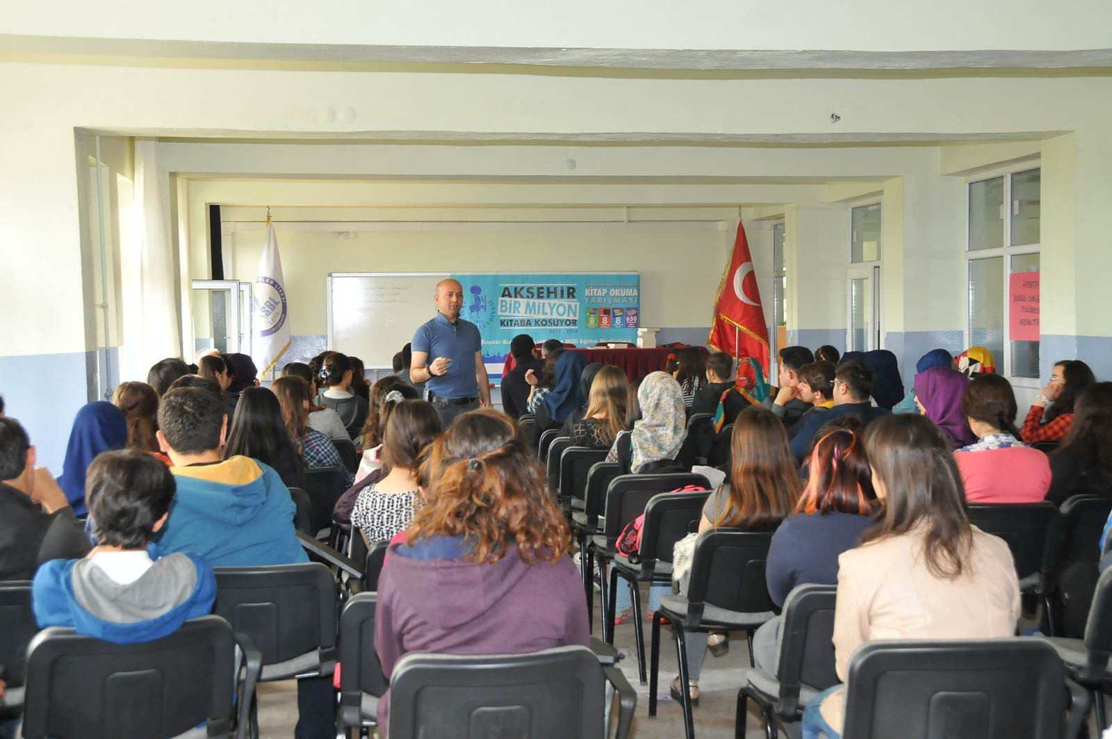 Yazar Necati Demirci Akşehirli Öğrencilerle Buluştu