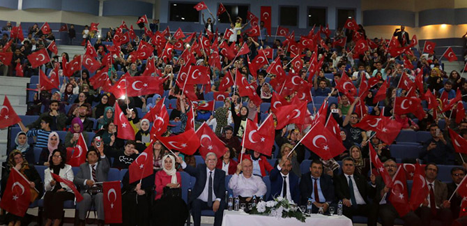 ‘İstiklal savaşından geçiyoruz’