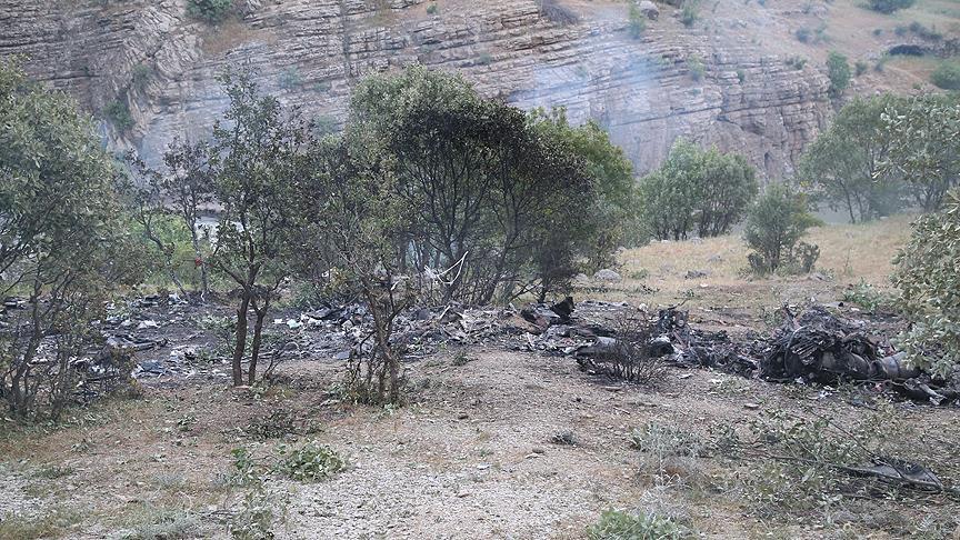 Şırnak'ta düşen askeri helikopterin enkazı görüntülendi