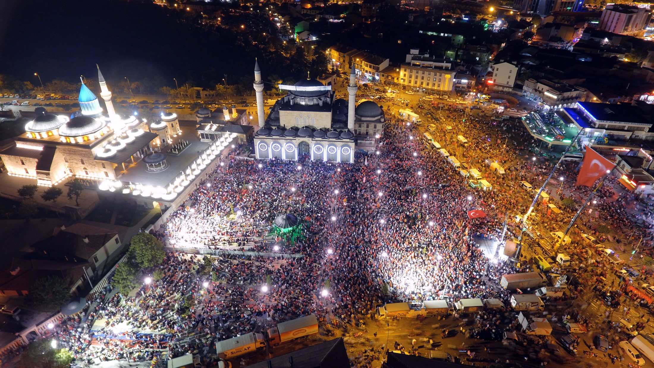 Mevlana Meydanı “Demokrasi Meydanı” Oldu