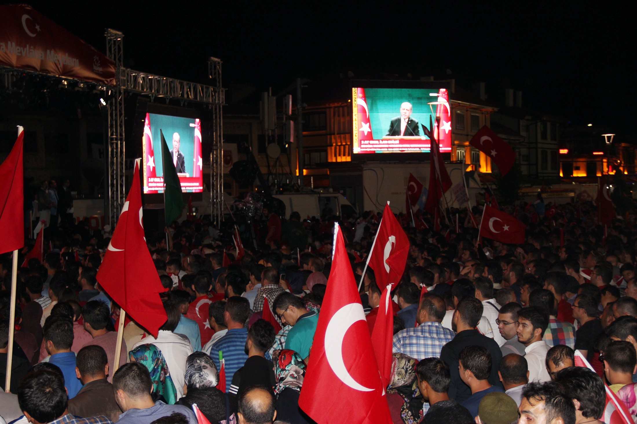 Konya demokrasiye sahip çıkıyor