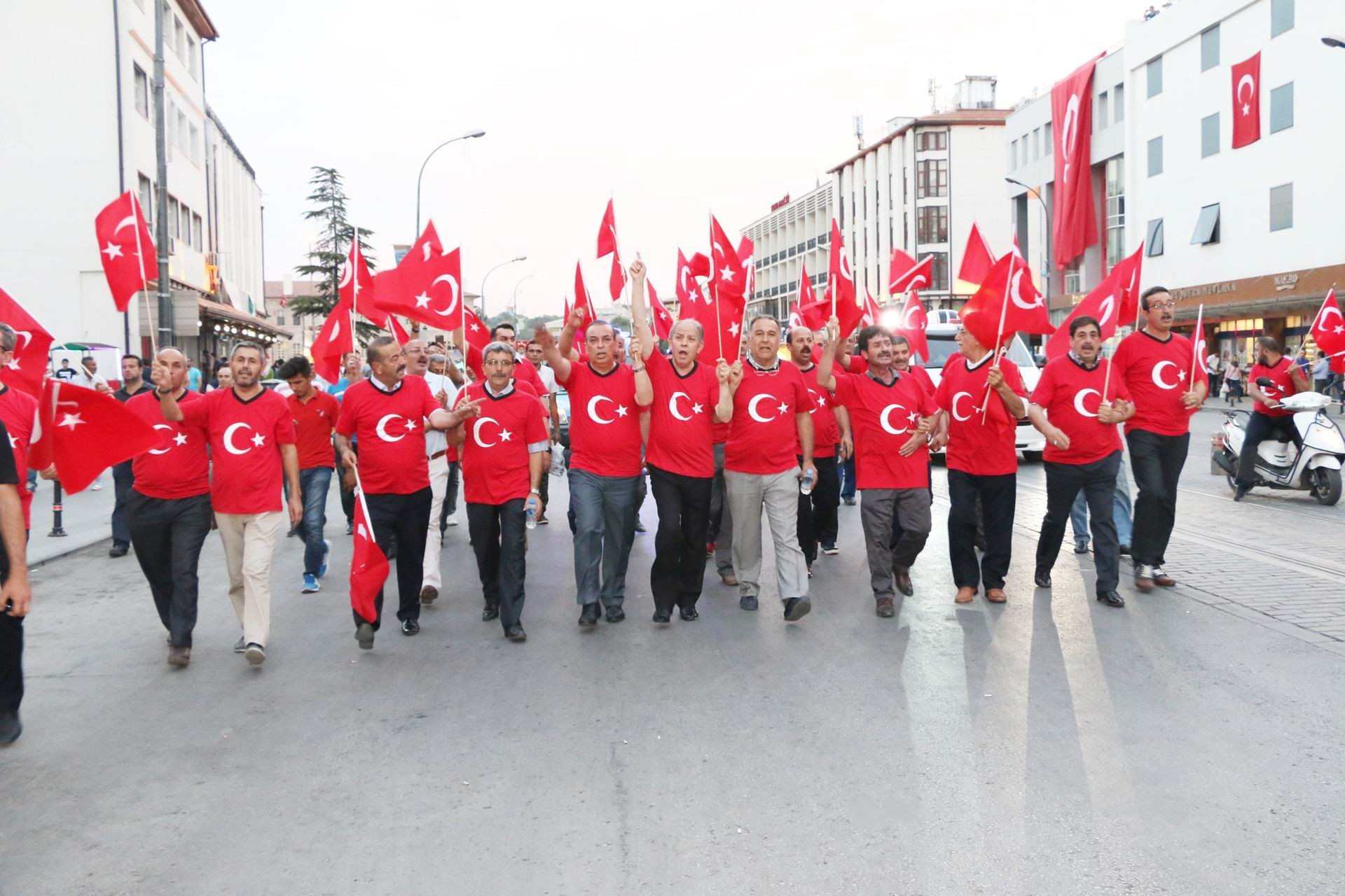 Esnaf odası başkanlarından demokrasi yürüyüşü