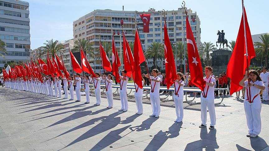 19 Mayıs törenlerle kutlanıyor