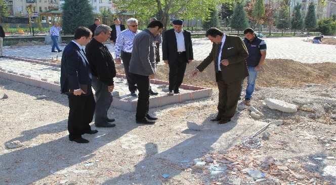 Başkan Kale Vedat Kora Parkında İncelemelerde Bulundu