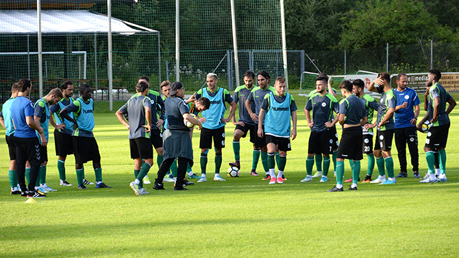 Konyaspor çift çalıştı