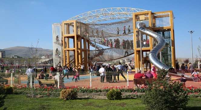 Konya'lılar Kelebekler Vadisi Parkı'na Akın Etti